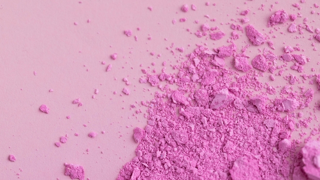 La "cocaïne rose", qui se présente sous forme de poudre rose, a été repérée pour la première fois en France en 2022