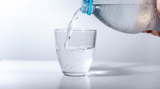 Boire de l'eau hydrogénée, une bonne idée pour la santé ?