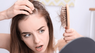Alopécie : la greffe de cheveux est-elle efficace chez les femmes ?