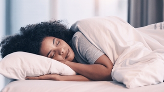Et si vous arrêtiez de dormir huit heures d'affilée ?