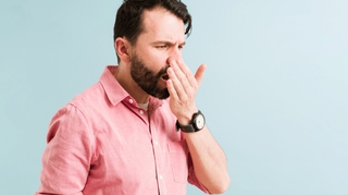 Que faire contre une mauvaise haleine qui persiste après le brossage de dents ?