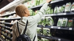 Quelles salades en sachet contiennent le moins de pesticides ?