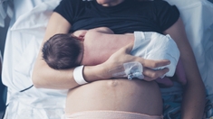 Tranchées : faut-il s'inquiéter de ces contractions après l'accouchement ?