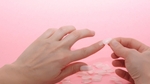 En résine, en gel ou à coller... quels sont les pires faux ongles pour la santé ?