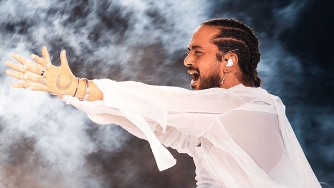 Le chanteur Slimane a été opéré des glandes mammaires