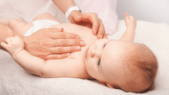 L'Académie de médecine déconseille la pratique de l'ostéopathie sur les bébés