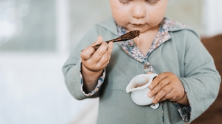 Peut-on donner du miel à un bébé ?