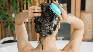 Combien de fois faut-il se laver les cheveux par semaine ?