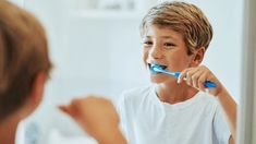 Dentifrices pour enfants : le fluor est-il dangereux ?