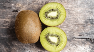 Peut-on manger la peau des kiwis sans risque pour la santé ?