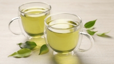 Taux de fer, médicaments... quelles précautions prendre avant de boire du thé vert ?