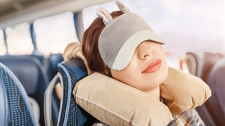 Mal des transports, douleurs aux cervicales... Comment voyager plus sereinement ?