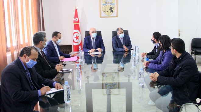 Un accord entre le gouvernement et les jeunes médecins sauve le secteur de la santé en Tunisie