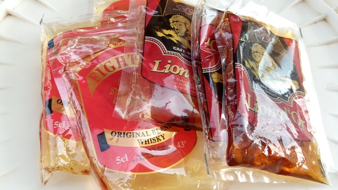 Santé publique : le whisky en sachet en procès au Cameroun