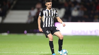 Ligue 1 : Un footballeur franco-algérien testé positif au coronavirus
