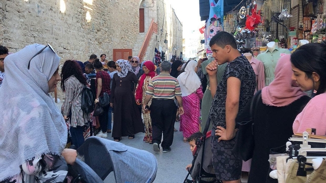 À Sousse, rares sont les Tunisiens qui respectent les gestes barrières contre le Covid-19