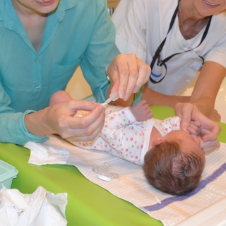 Comment laver le nez de son bébé enrhumé ?