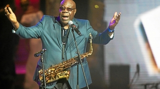 Coronavirus : Manu Dibango, légende de l'afro-jazz, vient de nous quitter