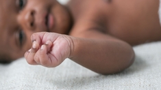 Comment couper les ongles de bébé pour la première fois ?