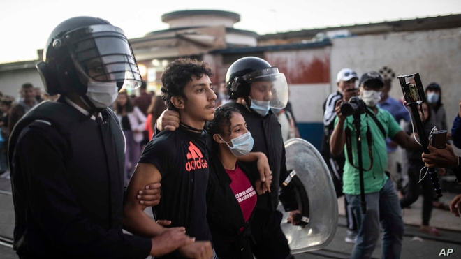Les manifestations contre le pass vaccin se multiplient au Maroc
