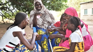 Les grands-mères sénégalaises se positionnent contre les mariages précoces