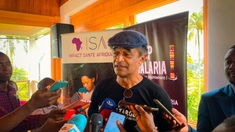Au Cameroun, Yannick Noah s'engage contre le paludisme    
