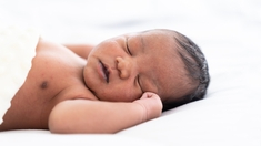 3 conseils pour mieux coucher votre bébé dans son lit 