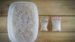 Puissante et pas chère, la drogue flakka menace l'Afrique