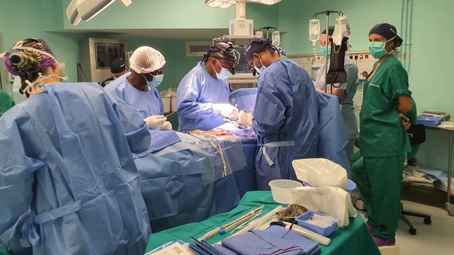 Une équipe trinationale est à l'origine de ce premier type de chirurgie cardiaque
