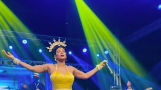 "Je me bats pour retrouver mon teint." La chanteuse Lady Ponce regrette son blanchiment de peau
