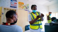 Trois ans du Covid-19 : l'OMS maintient le niveau d'alerte maximal