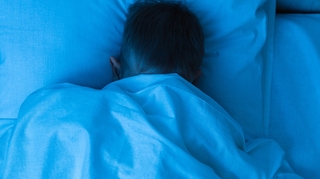 Mon enfant a peur du noir, que faire ?