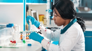 Au Rwanda, un nouveau traitement adapté contre le cancer du col de l'utérus