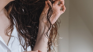 Comment prendre soin de ses cheveux secs ?