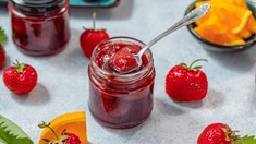 Quatre recettes à faire avec des fraises trop mûres ou abîmées