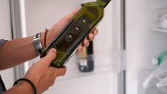Voici pourquoi il ne faut jamais mettre de l'huile d'olive ou du vinaigre au réfrigérateur !