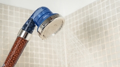 Faut-il utiliser un pommeau de douche anti-calcaire ?