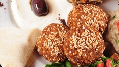 Falafel et caviar d'aubergines : les recettes riches en fibres d'Alan Geaam