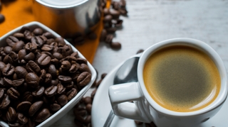 Quels sont les véritables bienfaits et les dangers du lavement au café ?