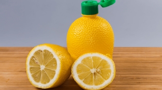 Le jus de citron en bouteille apporte-t-il autant de bienfaits que le citron frais ?