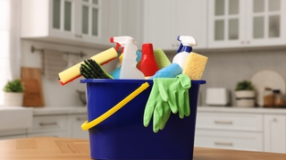 Produits ménagers "tout-en-1" : sont-ils vraiment efficaces ?