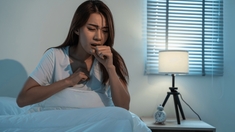 Comment bien dormir quand on tousse ?