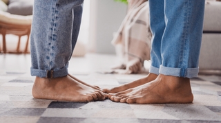 Pieds plats : quelles conséquences et quels dangers ?