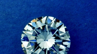 Un voleur avale un diamant, la police guette sa sortie