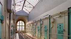 Prisons françaises : suicidaires sous haute  surveillance