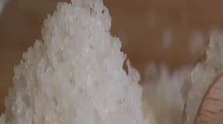 Moins de sel protègerait du cancer de l'estomac
