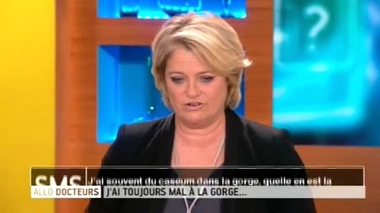 Maux de gorge : faut-il évacuer le caséum dans la gorge ?