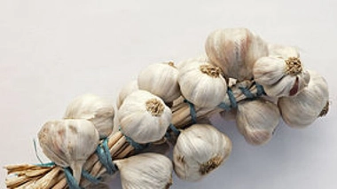 De l'huile d'ail en gélule contre l'odeur des pets - Photo cc by sa Luis Miguel Bugallo Sánchez