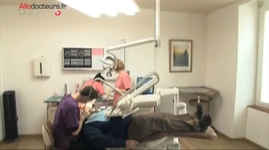 Dents : comment se soigner à moindre coût ? - Reportage vidéo diffusé le 3 février 2014, sur France 5