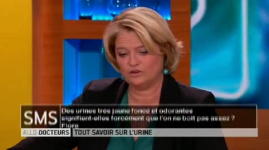 Urines foncées, urines mousseuses : quand faut-il s'inquiéter ?